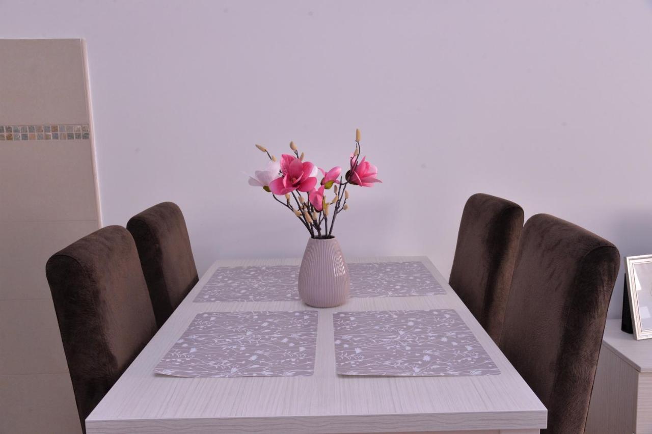 Apartmani Sloboda ซลาตีบอร์ ภายนอก รูปภาพ