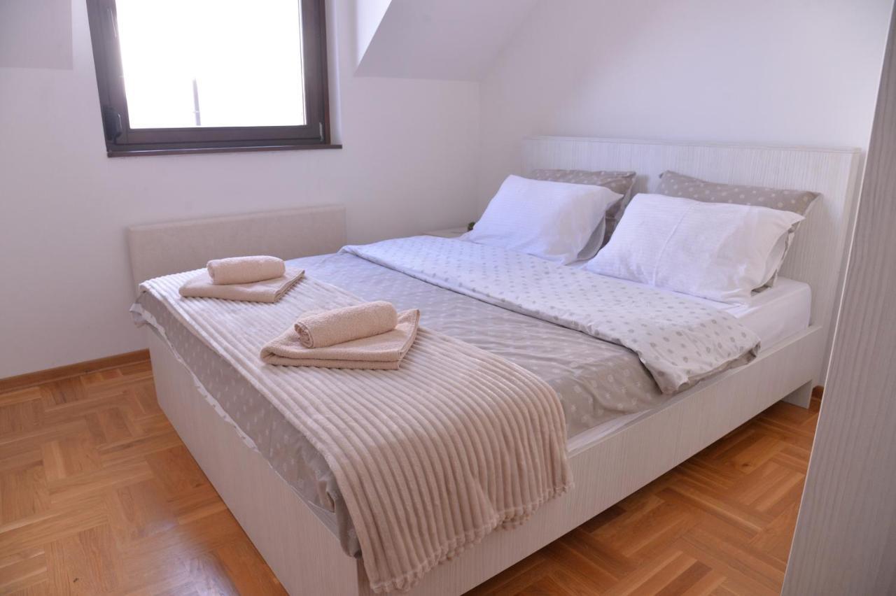 Apartmani Sloboda ซลาตีบอร์ ภายนอก รูปภาพ